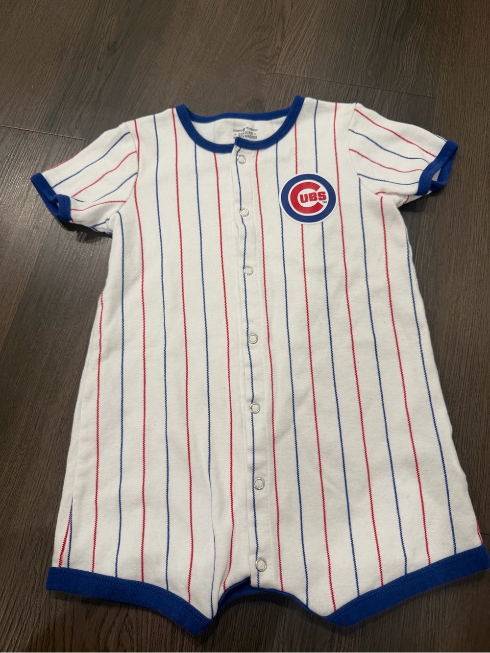 MLB Chicago Cubs Baby Short-Sleeve Romper - White with Red & Blue Pinstripes